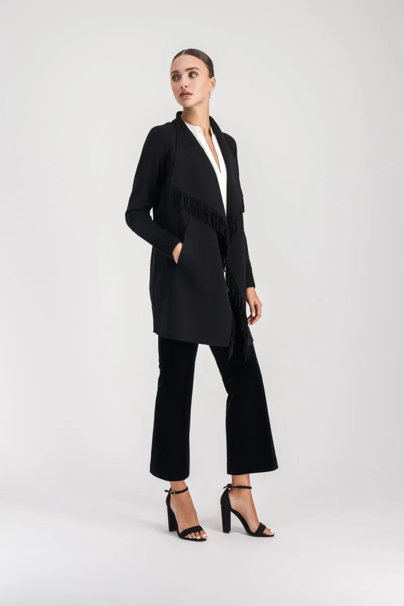 Pantalon court en velours noir – Image 5