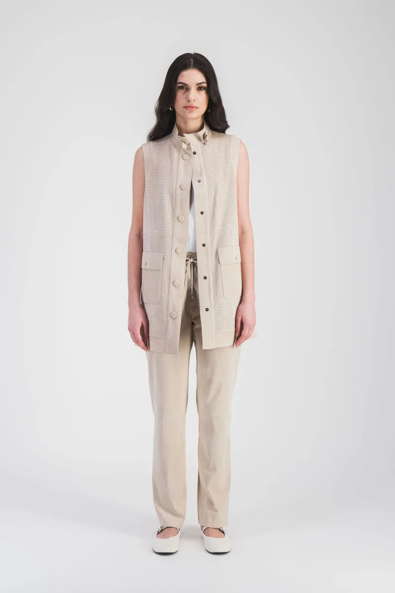 Veste sans manche en daim perforé beige clair – Image 7