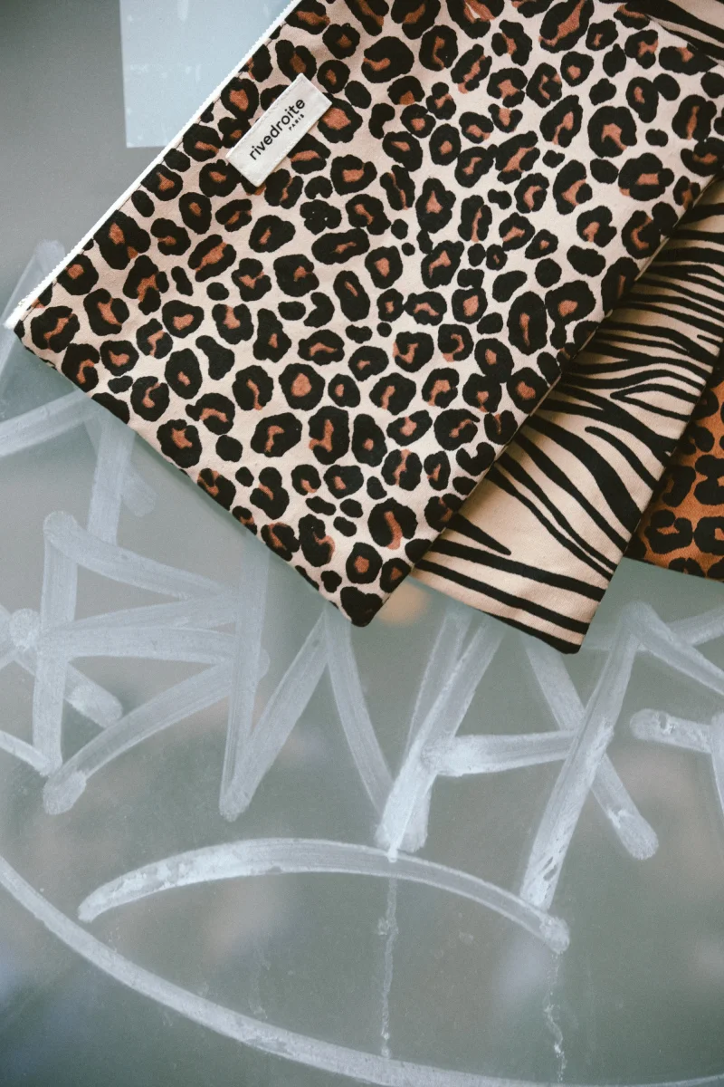 Barbette Medium la pochette - Coton recyclé Léopard Beige – Image 4