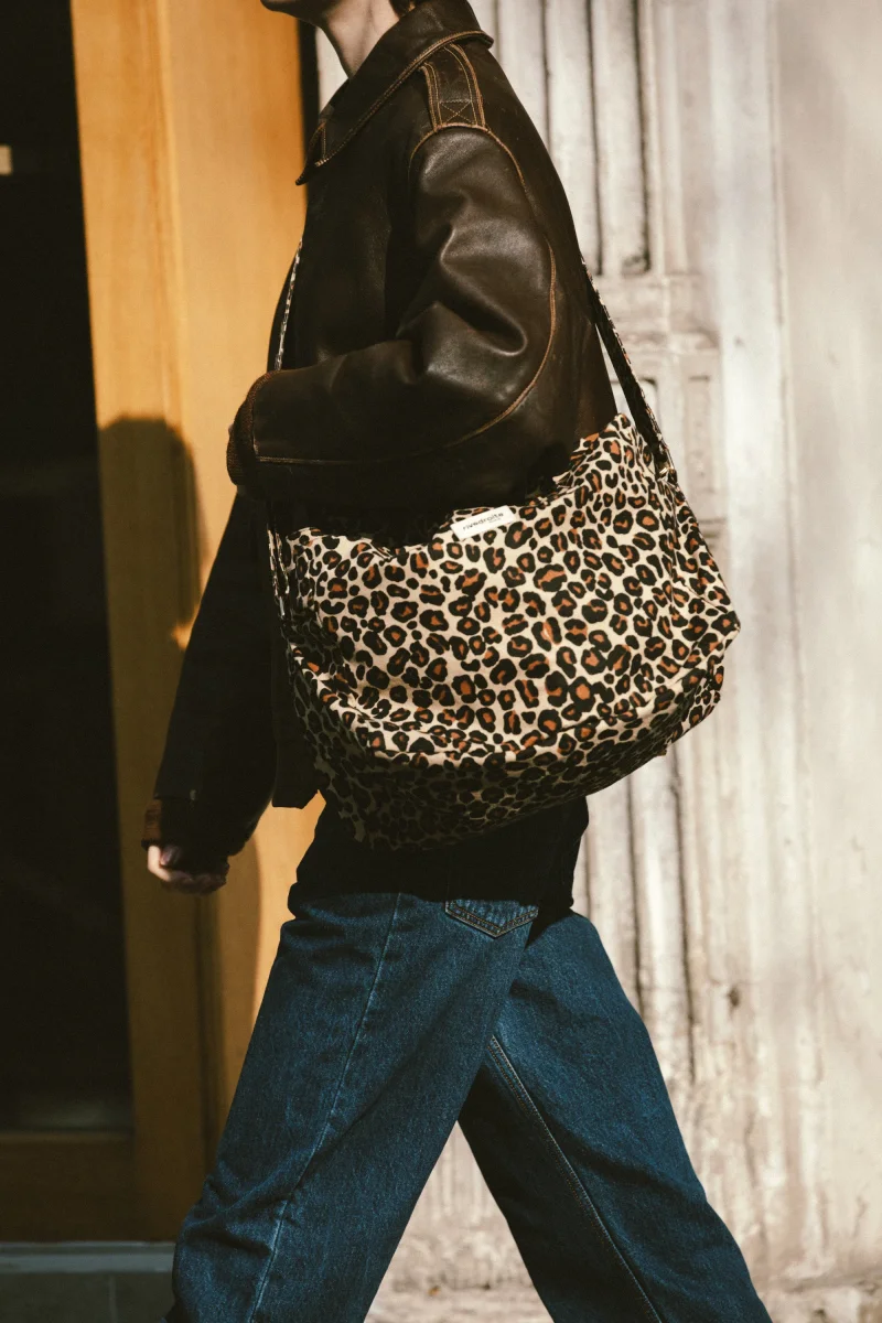 Sauval le city bag - Coton recyclé Léopard Beige – Image 6