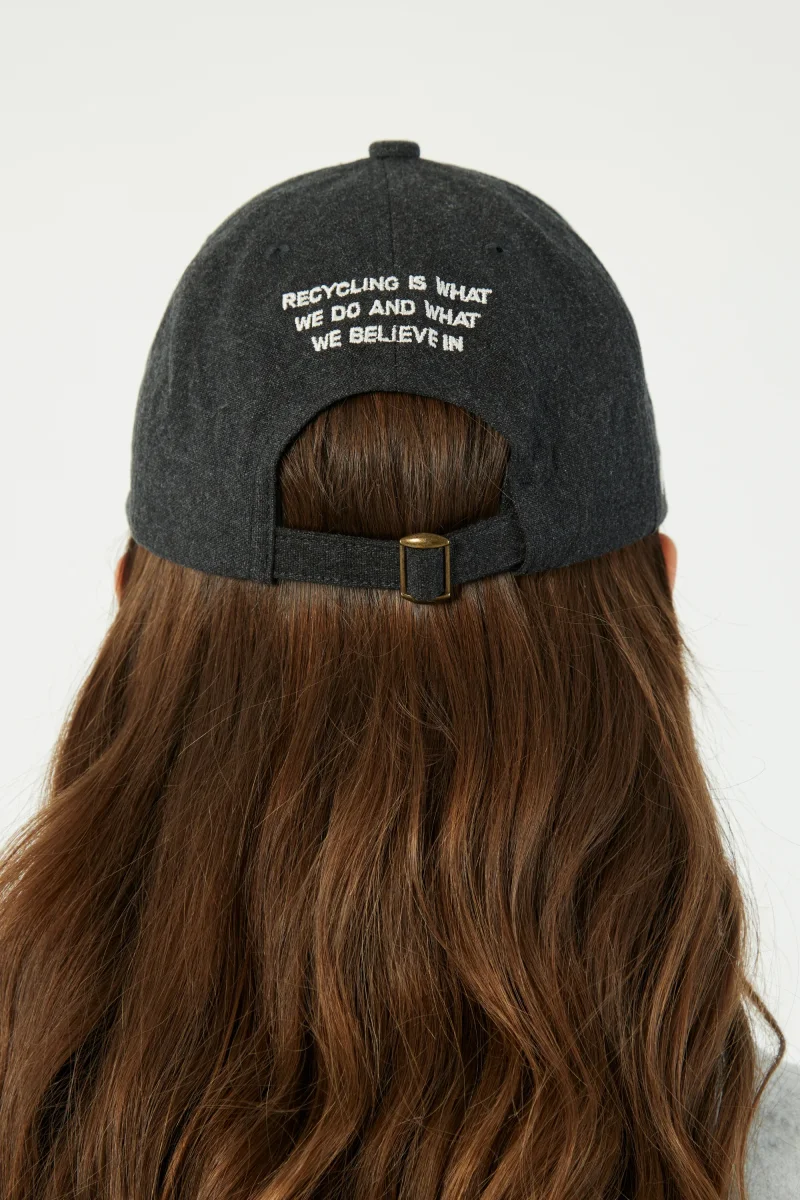 Colette la casquette - Coton recyclé Noir – Image 4