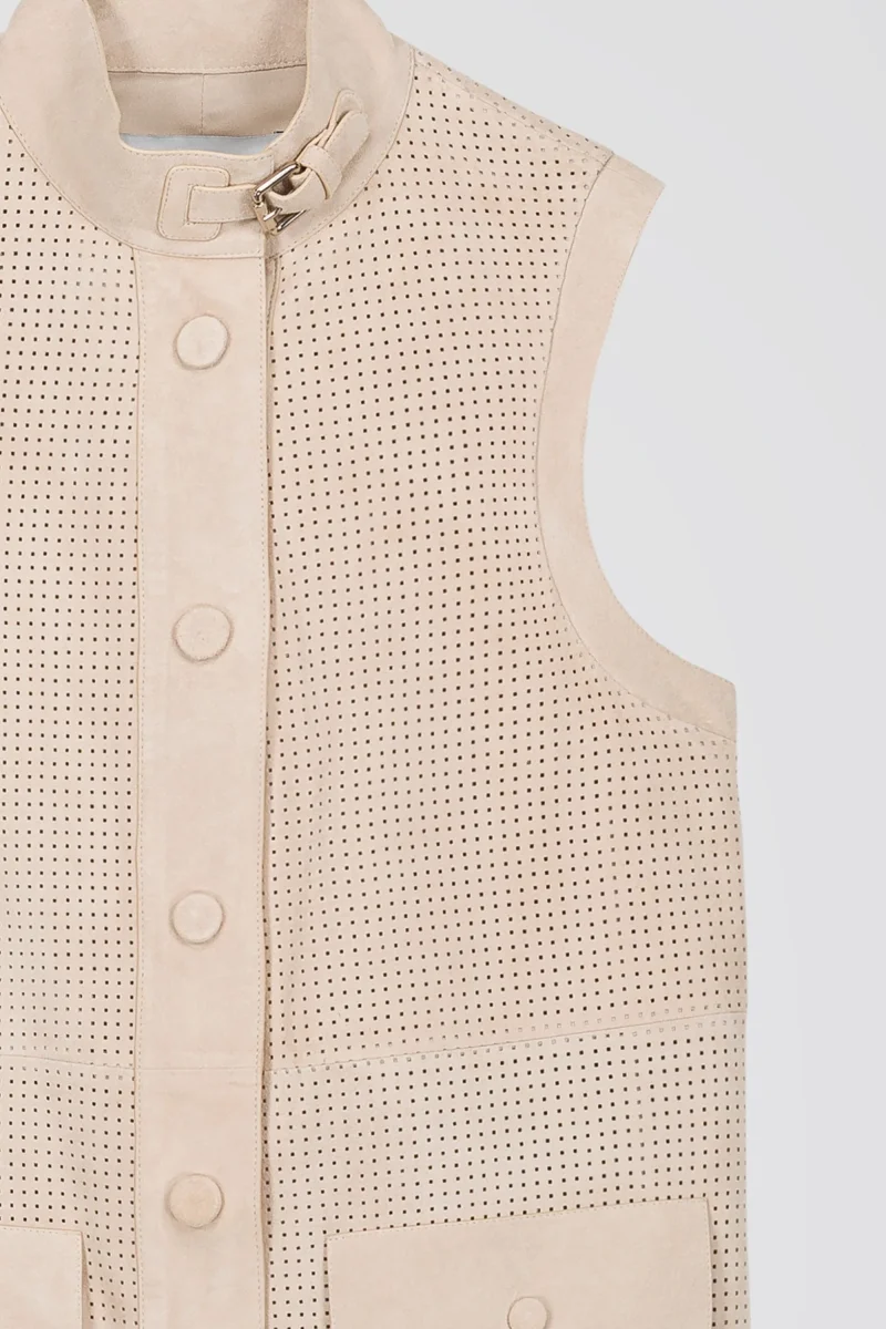 Veste sans manche en daim perforé beige clair – Image 5
