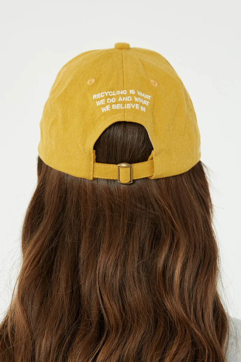 Colette la casquette - Coton recyclé Moutarde – Image 4