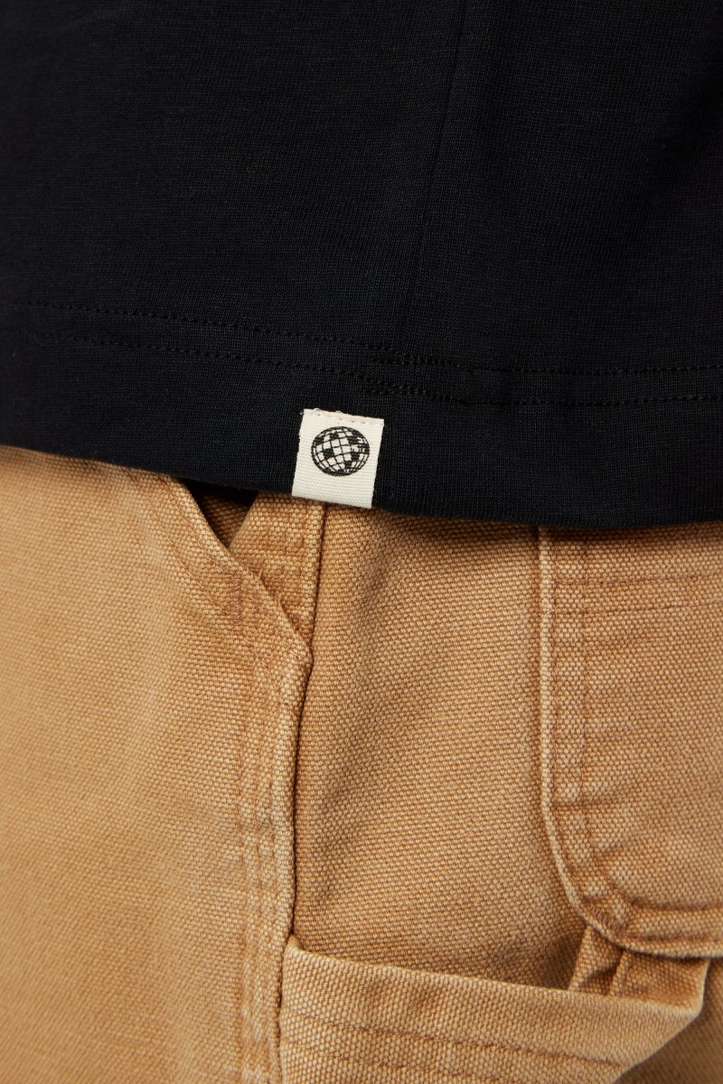 Pigalle le t-shirt Rivedroite Club - Coton recyclé Noir – Image 6