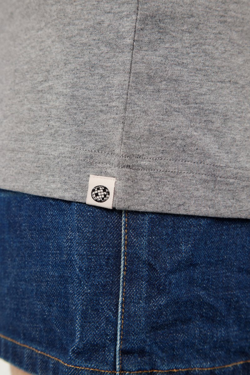Pigalle le t-shirt - Coton recyclé Gris Chiné – Image 8