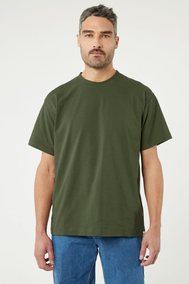 Pigalle le t-shirt Rivedroite Club - Coton recyclé Kaki – Image 4