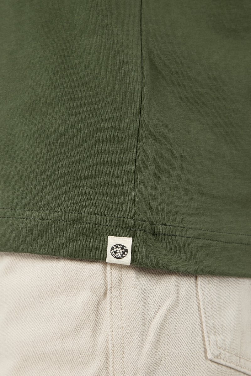 Pigalle le t-shirt Rivedroite Club - Coton recyclé Kaki – Image 5
