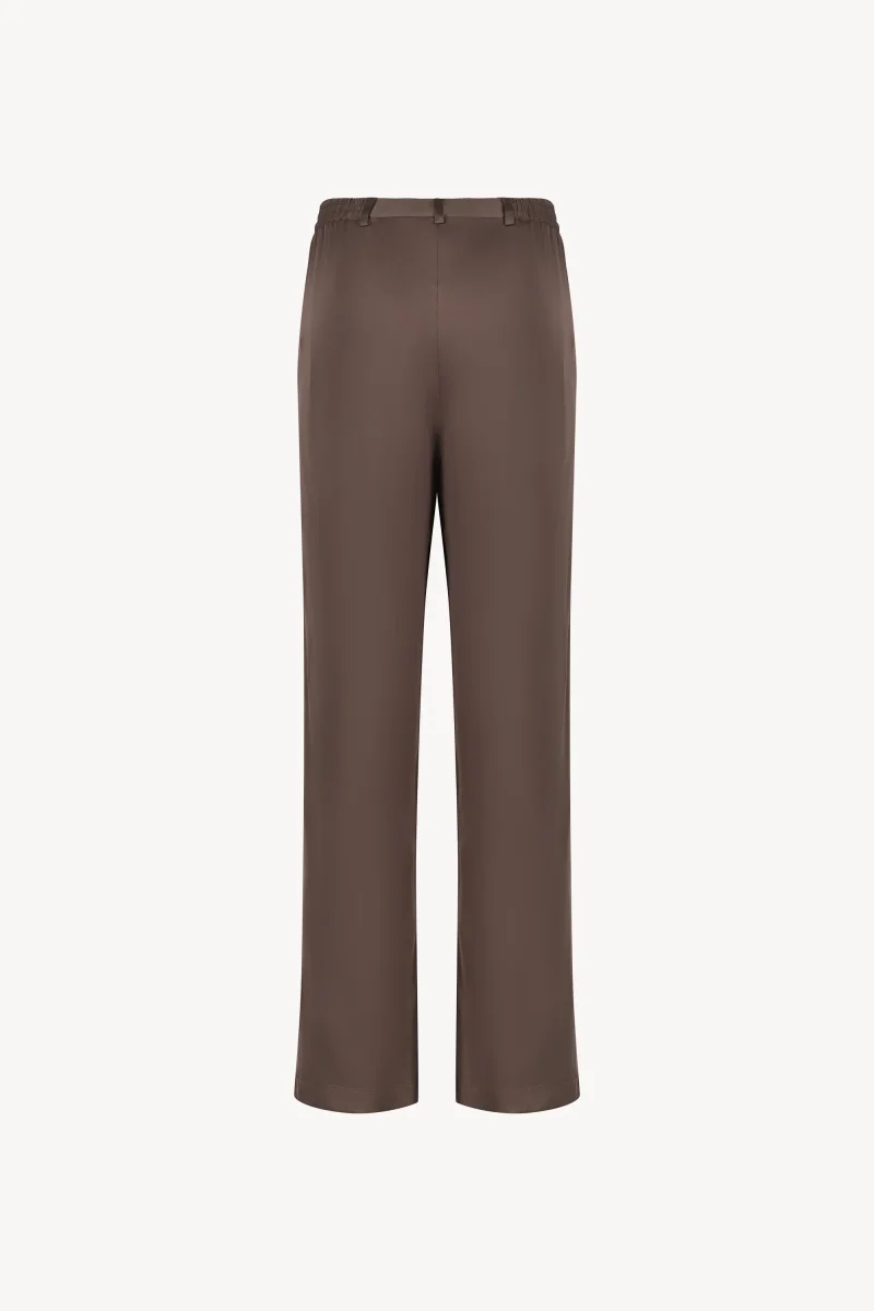 Pantalon droit en soie taupe moyen – Image 5