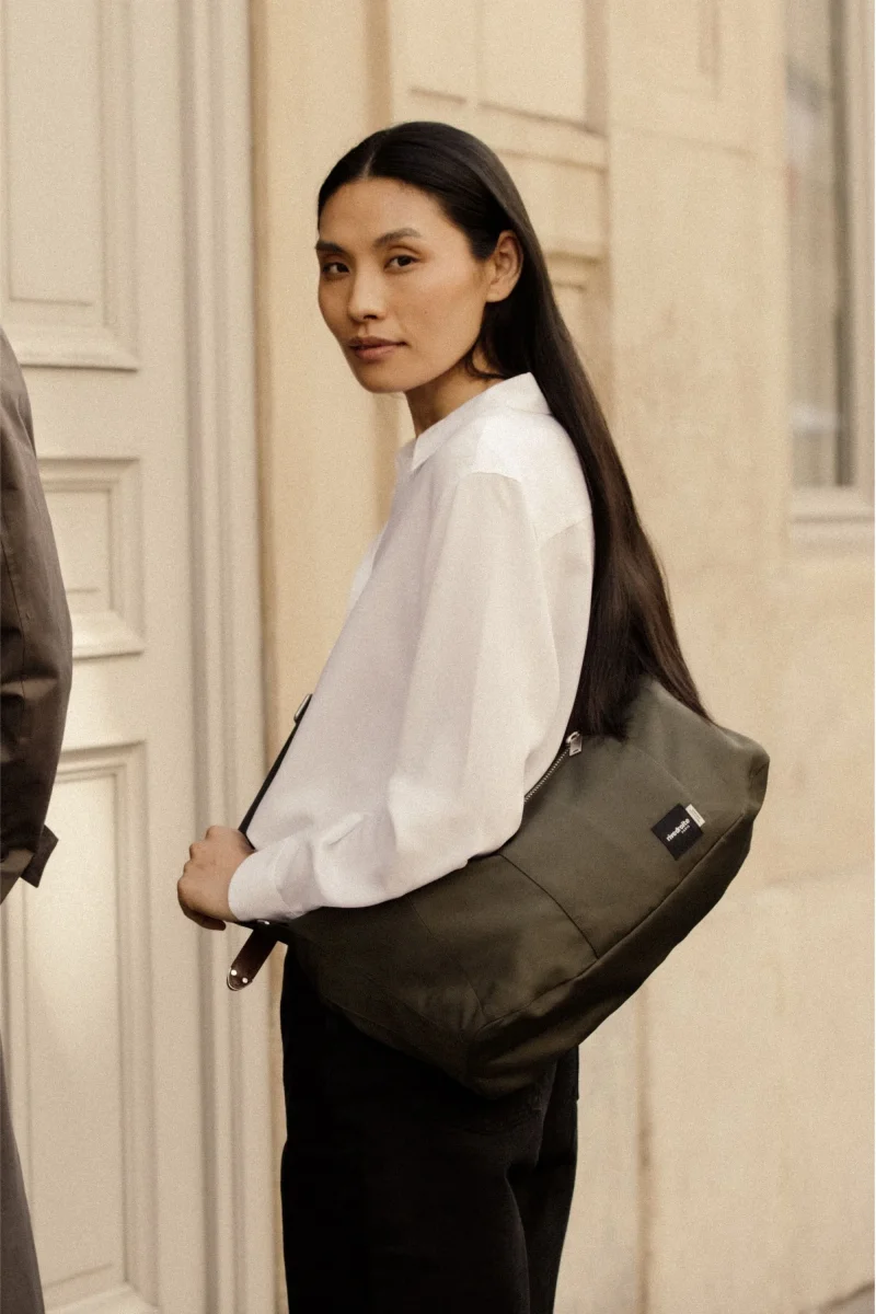 Charlot le sac Crossbody - Polyester recyclé Vert Kaki – Image 3