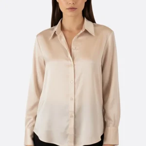 Chemise satinée beige à manches longues