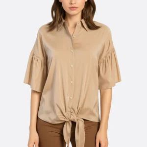 Chemise satinée beige à nouer