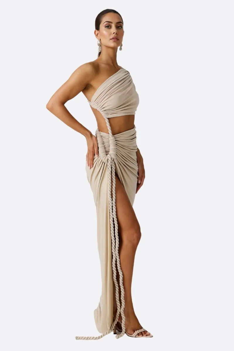 Ensemble beachwear asymétrique drapé beige – Image 3