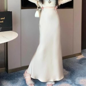 Jupe Satinée Moulante et Raffinée