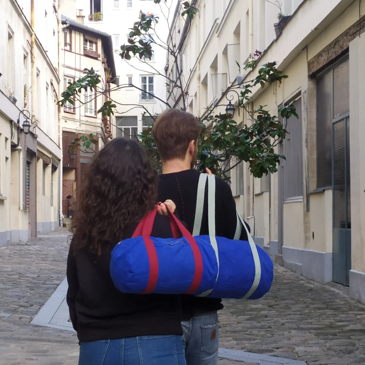Sac Mini Bowling Bleu & Bordeaux, doublure unie jaune – Image 3