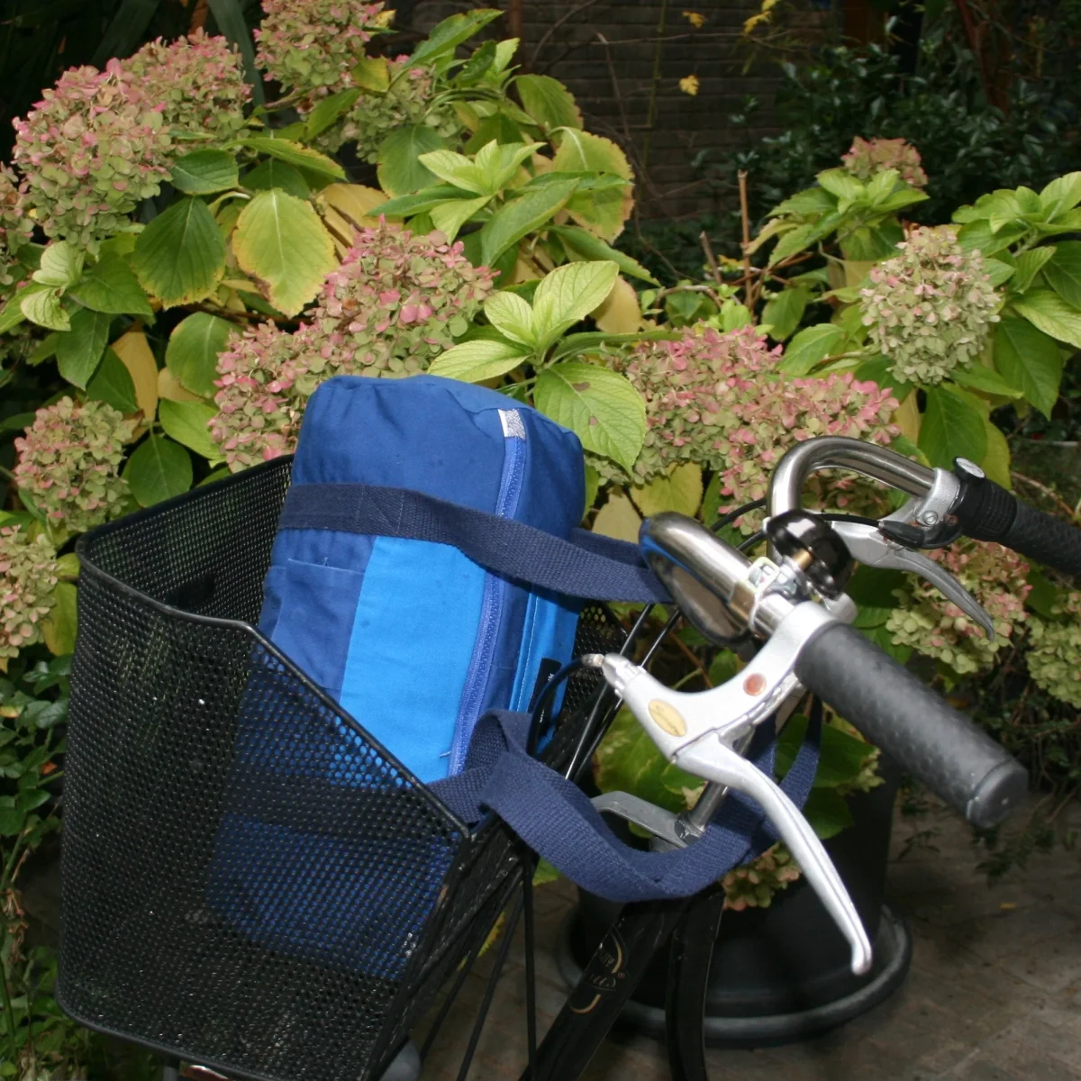 Sac Mini Bowling Bleu et Marine, doublure rayée – Image 4