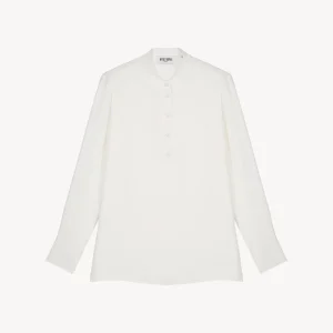 Chemise fluide en soie blanc cassé avec col mao